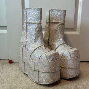 Demonia Stack 201 US Size 10